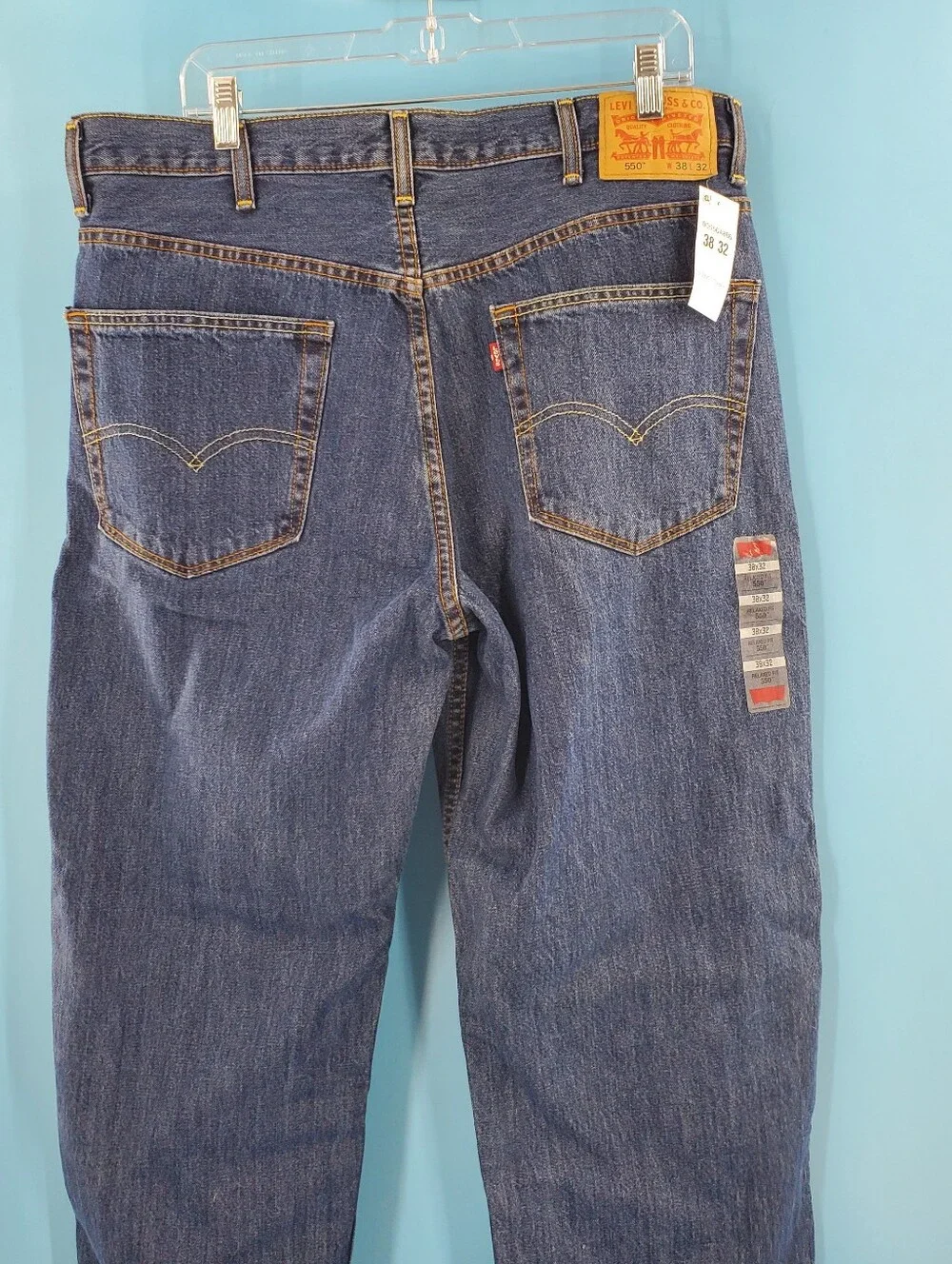 Levi's brand new 550 jeans relaxed fit 38x32
